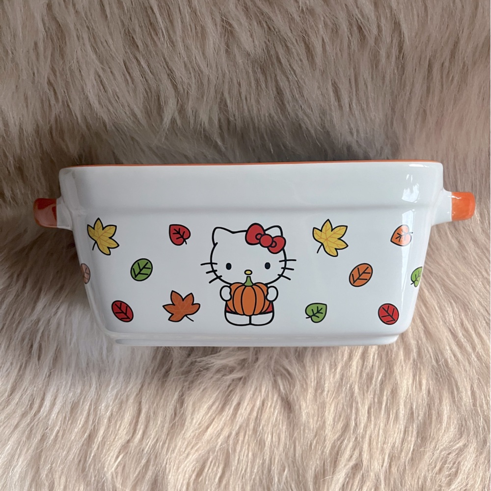 Hello Kitty fall 🍁 🍂 loaf bakeware.